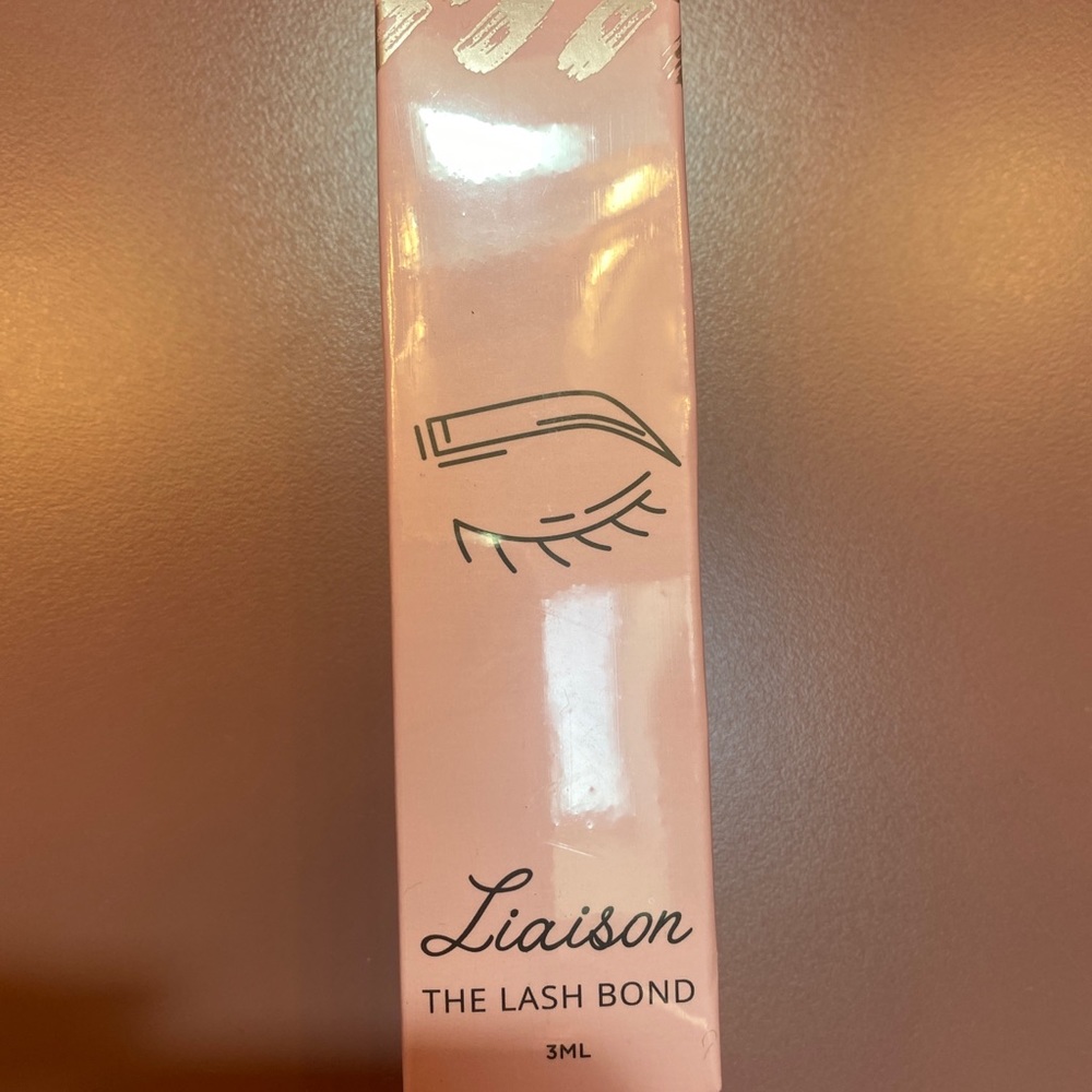 Liaison Lash Bond - Picture 4 of 4